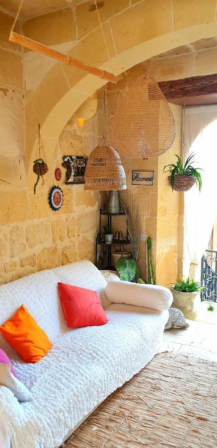 Bedroom Buddha External Bathroom Kercem Exterior photo